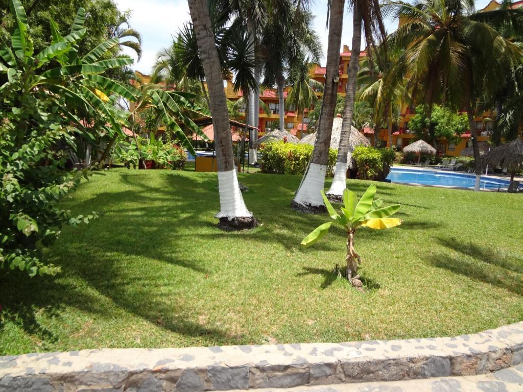 Hotel Puerta Del Mar Ixtapa Exterior photo