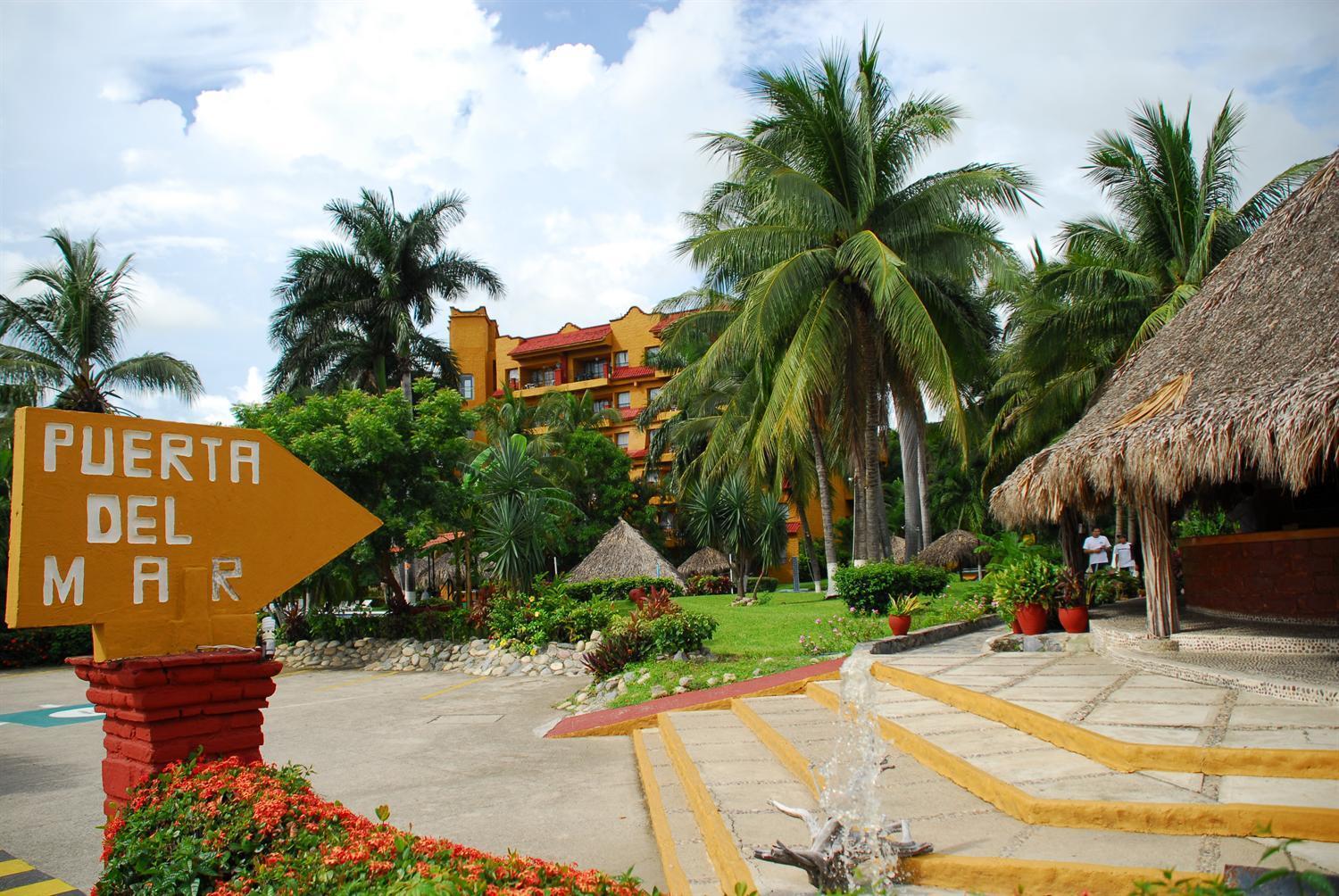 Hotel Puerta Del Mar Ixtapa Ixtapa  Exterior photo